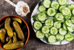 uborkafélék az asztalon