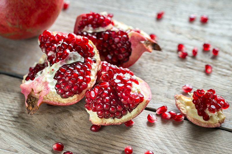 gránátalma felszeletelve